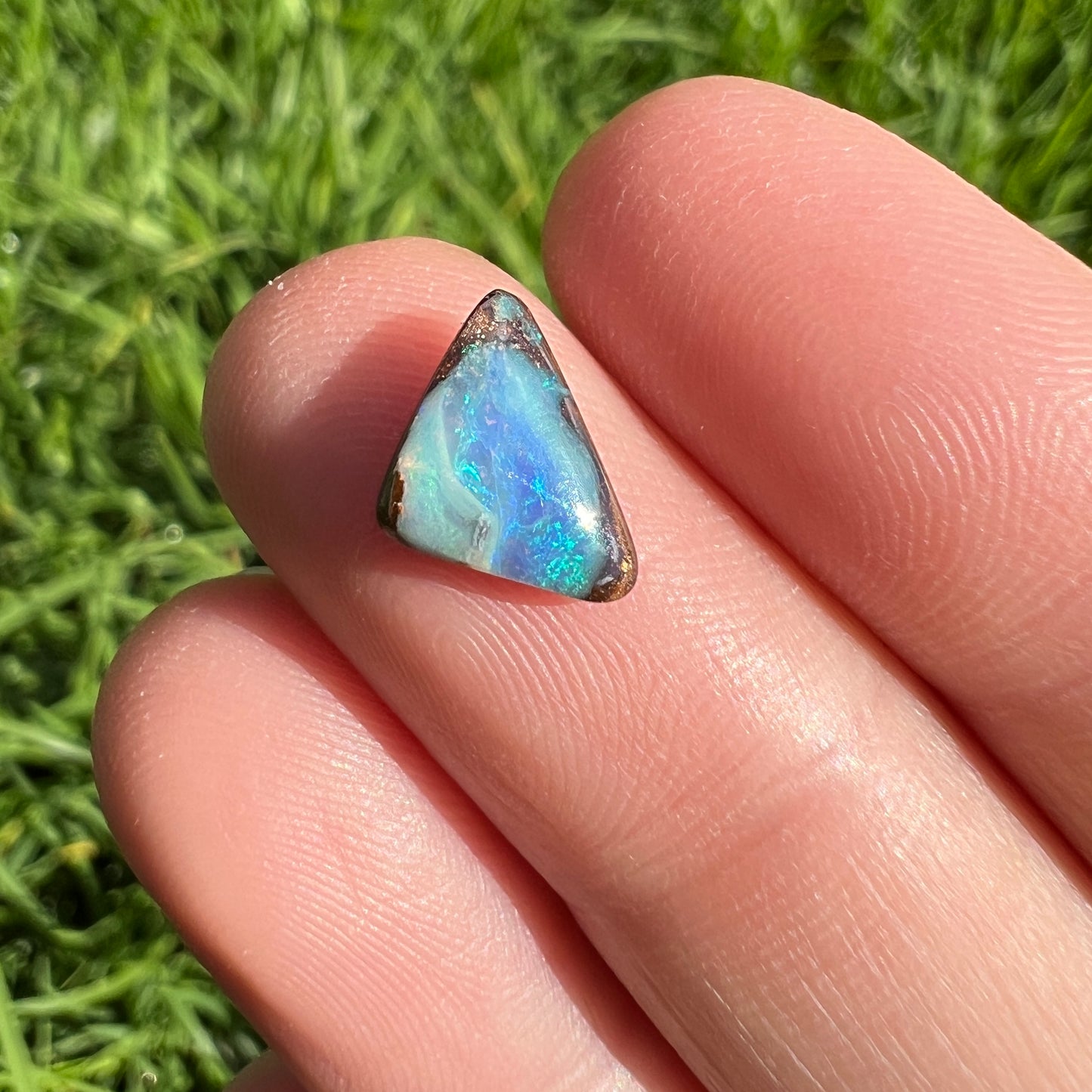 1.61 Ct small boulder opal