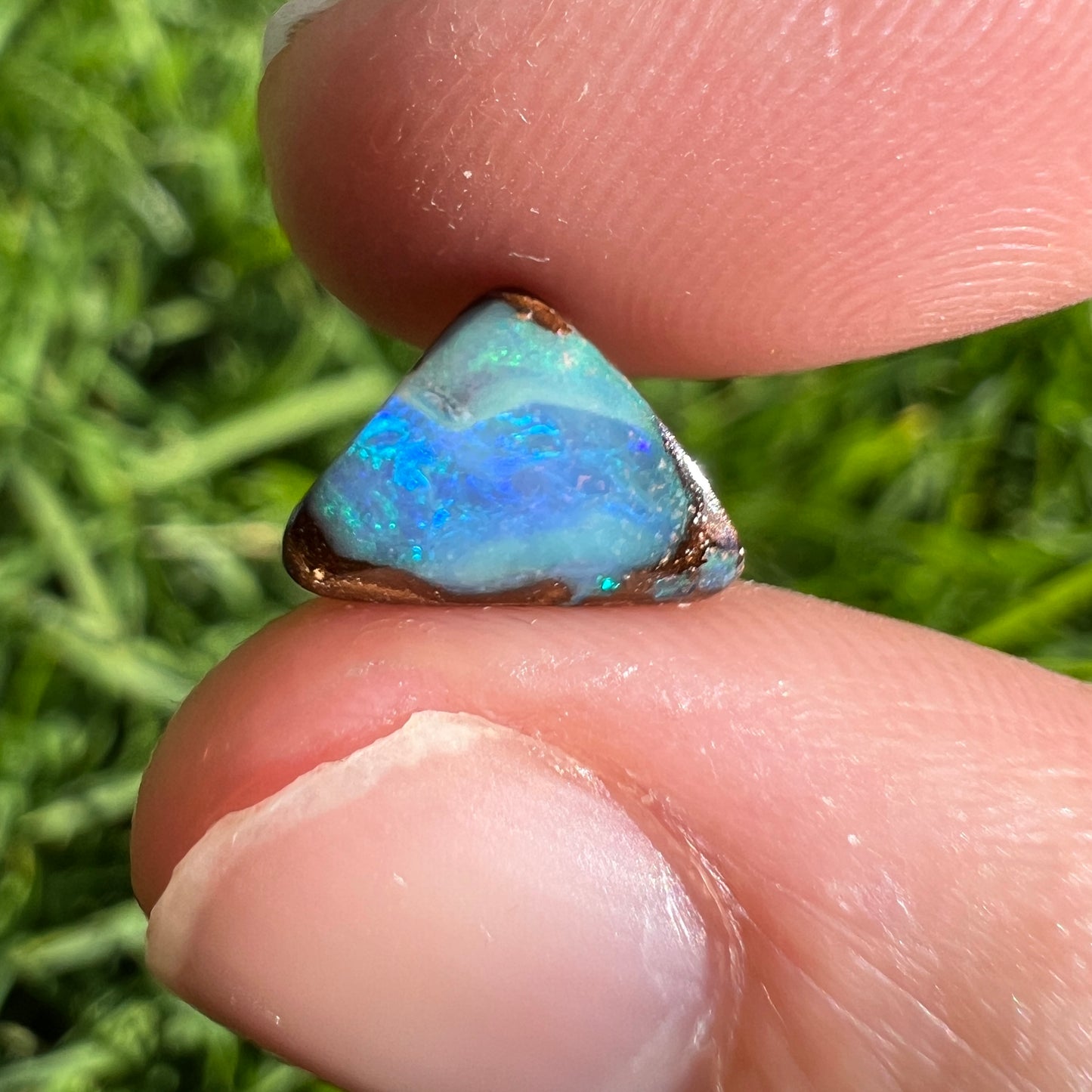 1.61 Ct small boulder opal