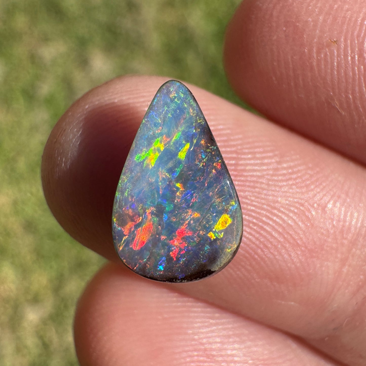 2.00 Ct rainbow teardrop boulder opal