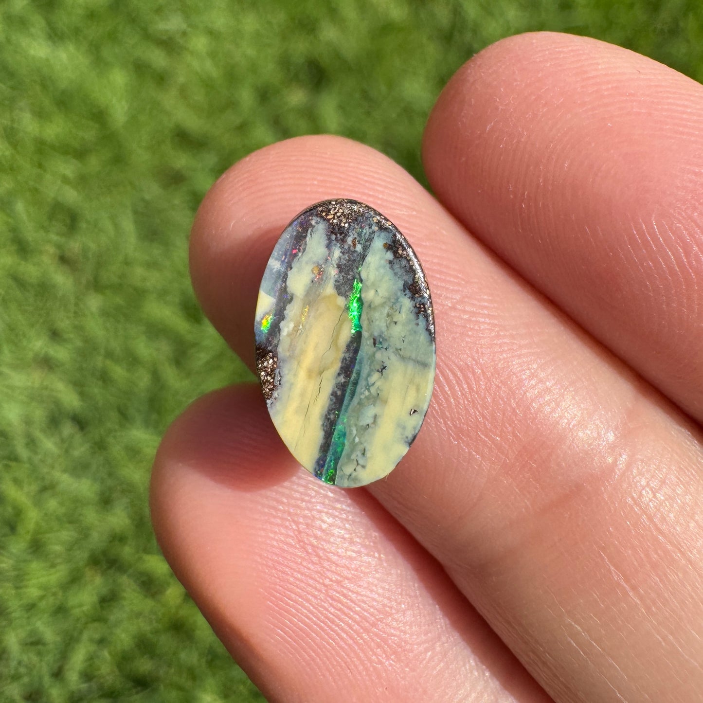 2.82 Ct small boulder opal