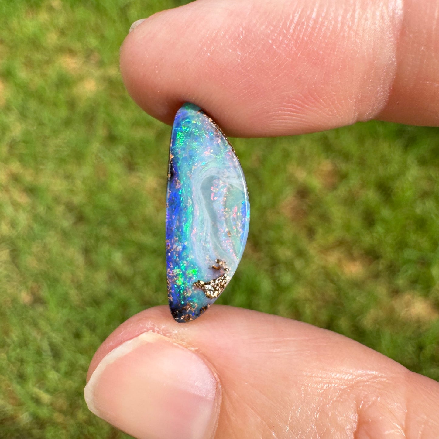 3.37 Ct small boulder opal