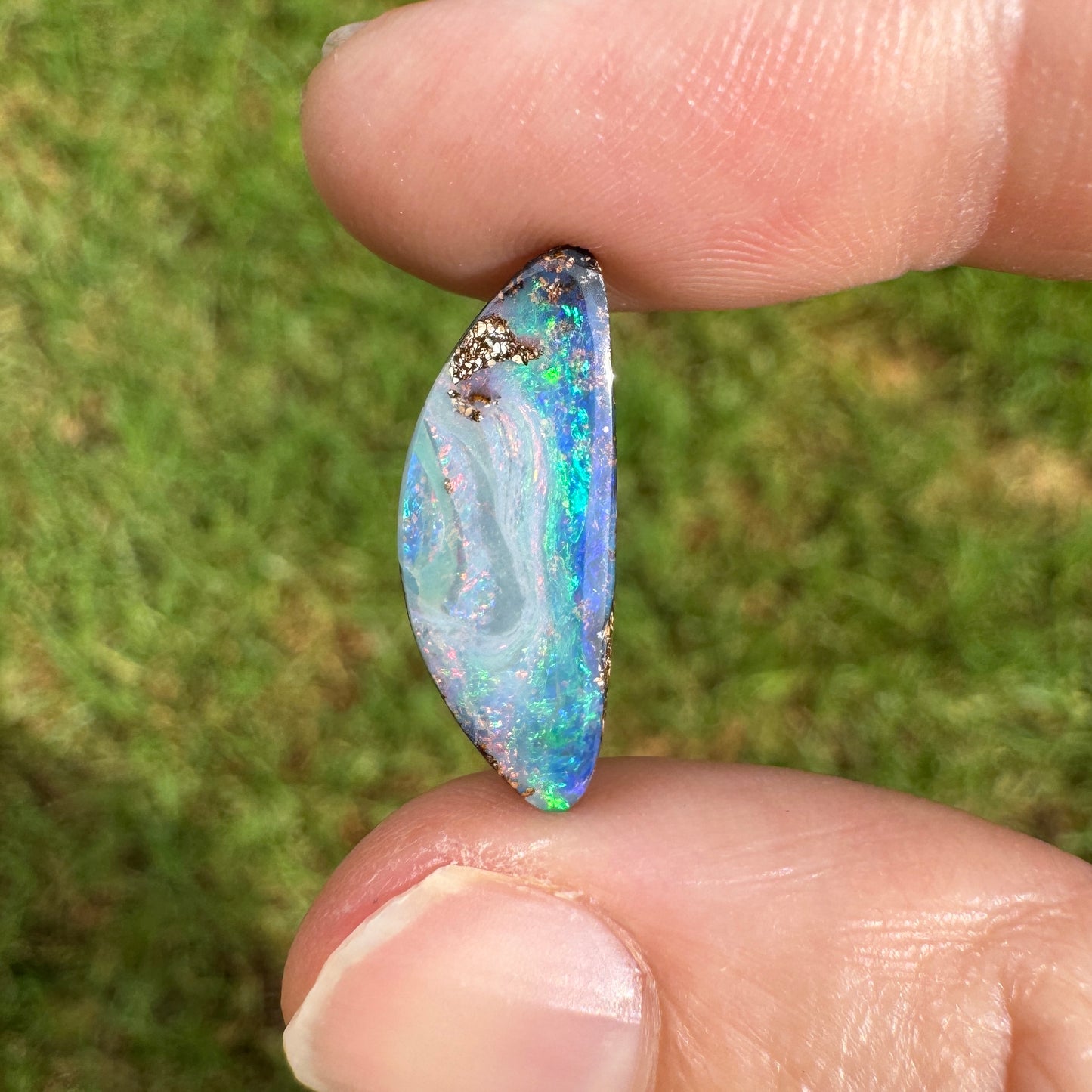 3.37 Ct small boulder opal