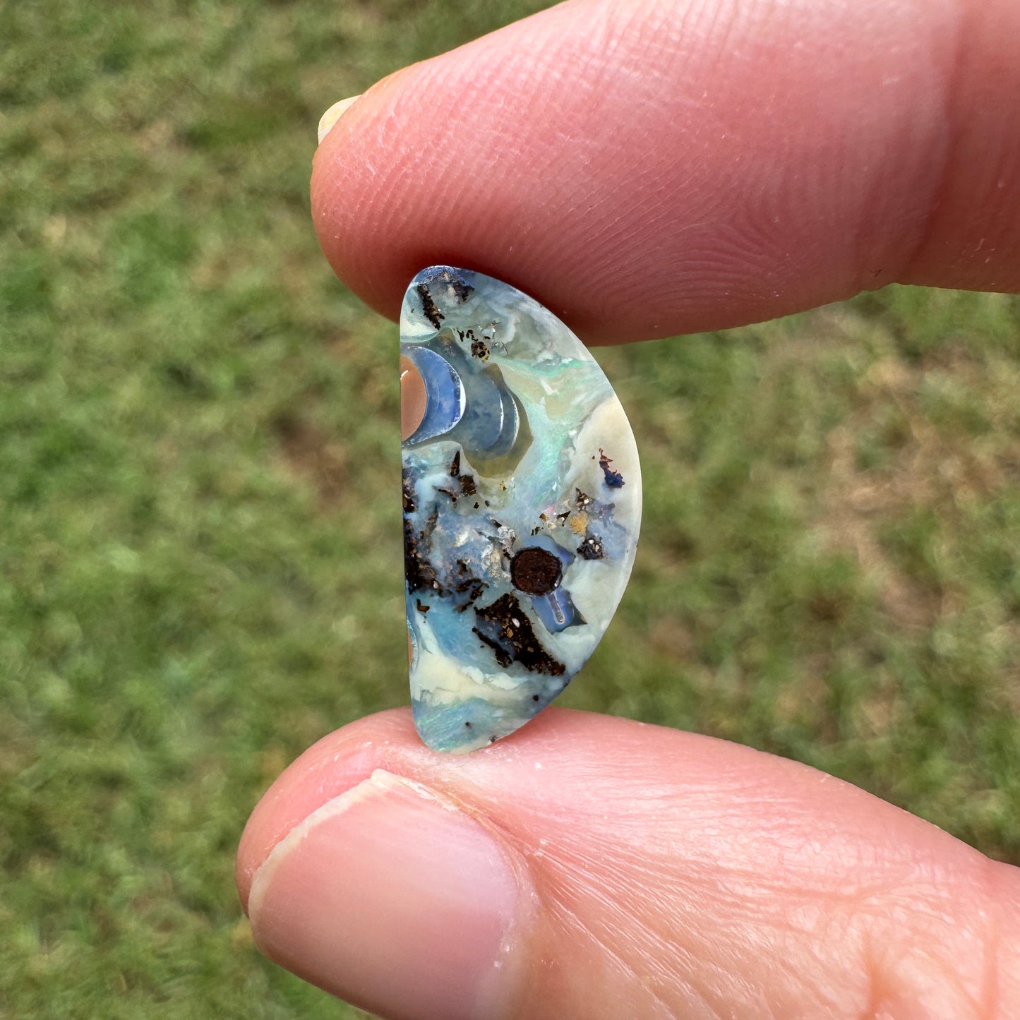 5.77 Ct small boulder opal