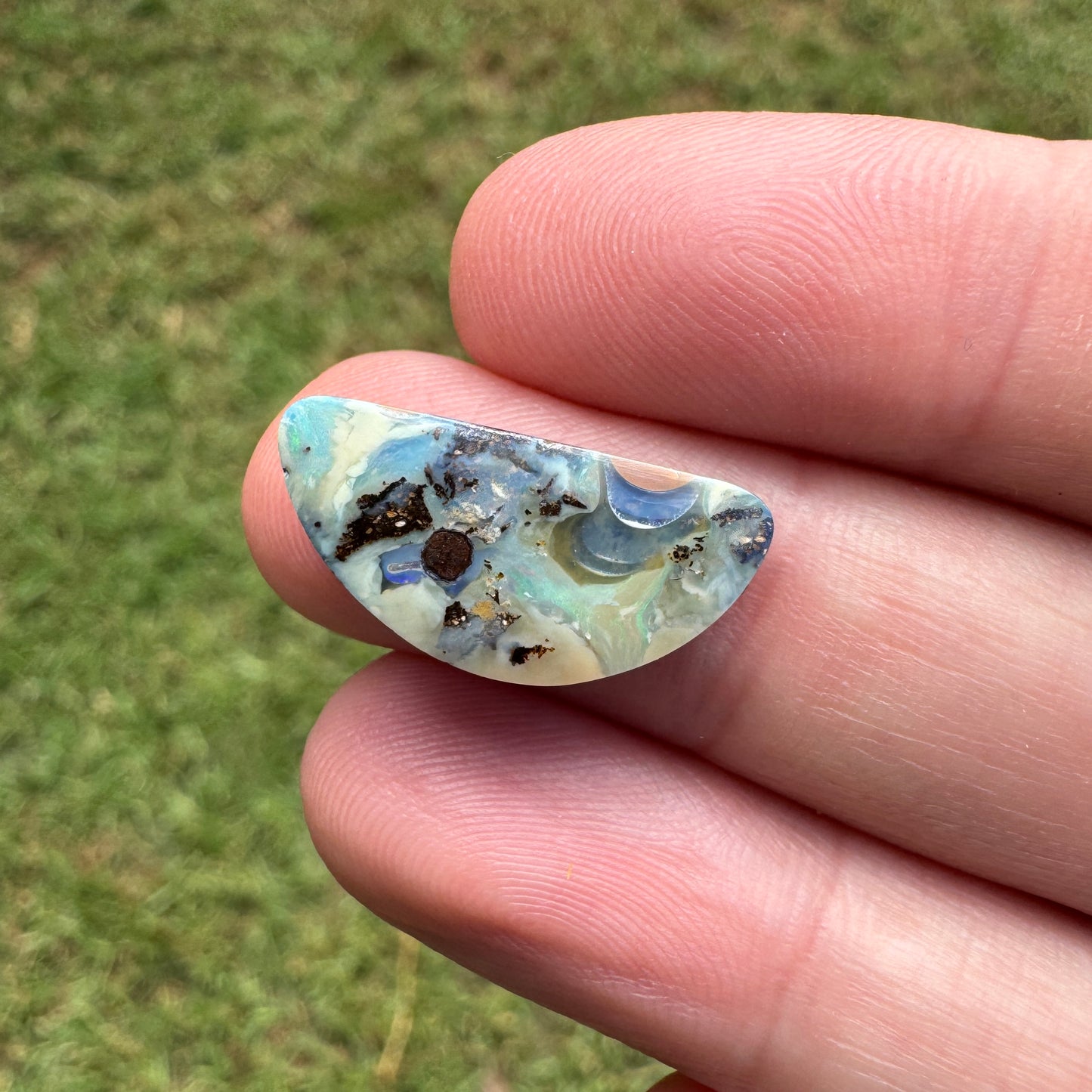 5.77 Ct small boulder opal