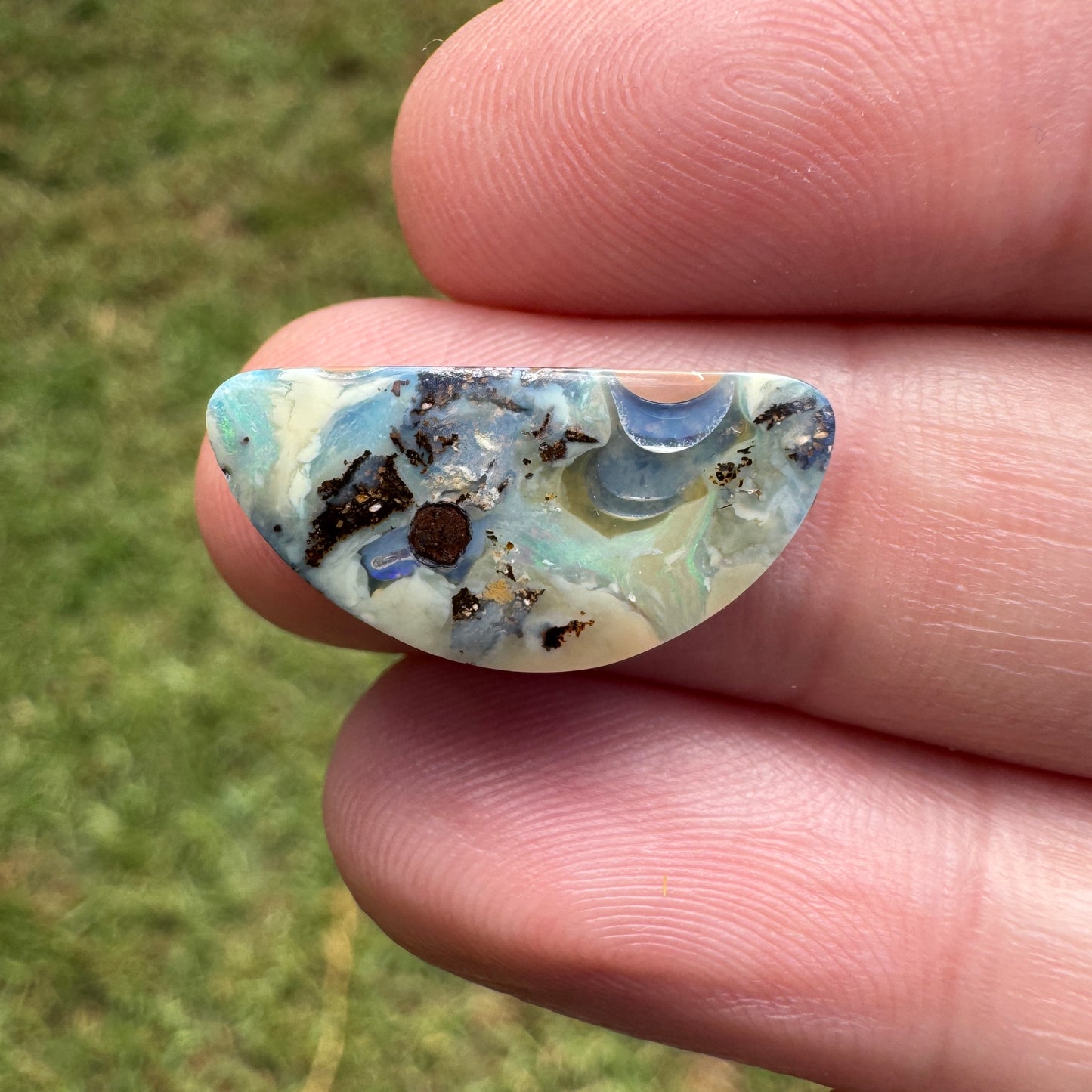 5.77 Ct small boulder opal