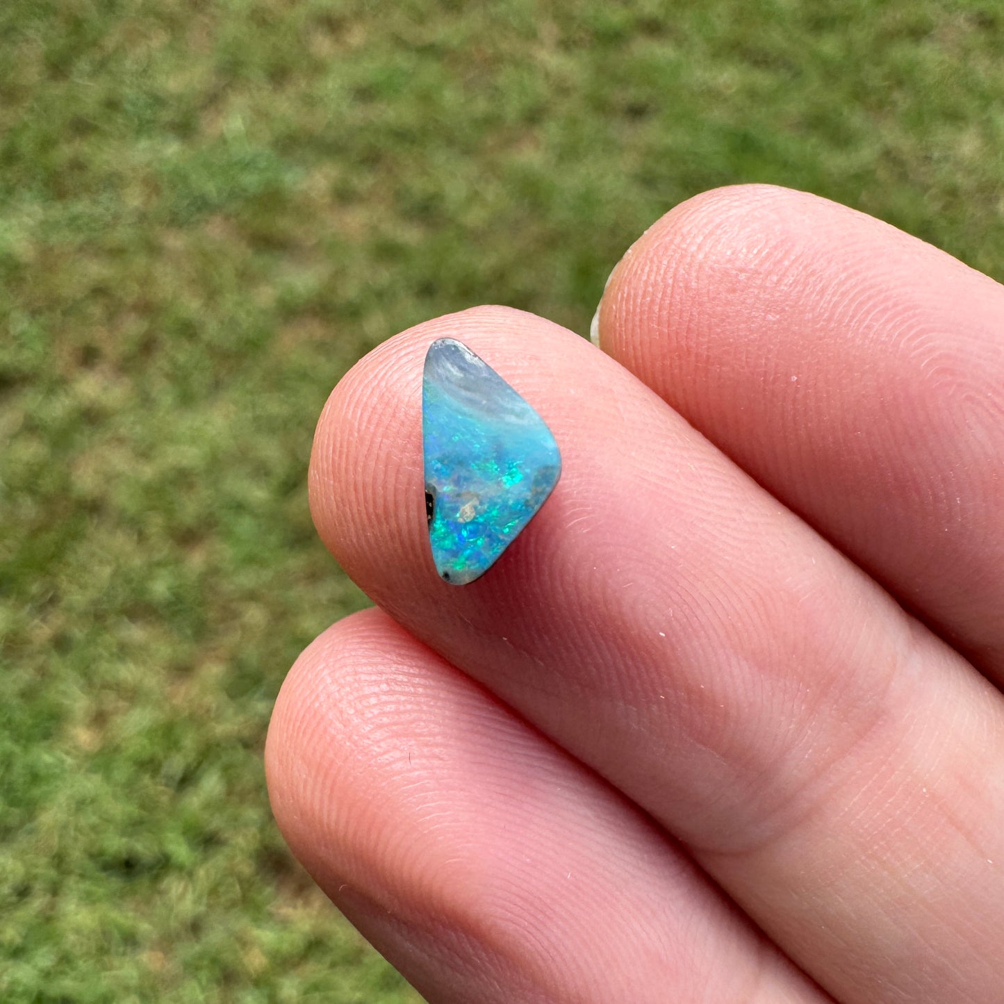 0.68 Ct extra small boulder opal