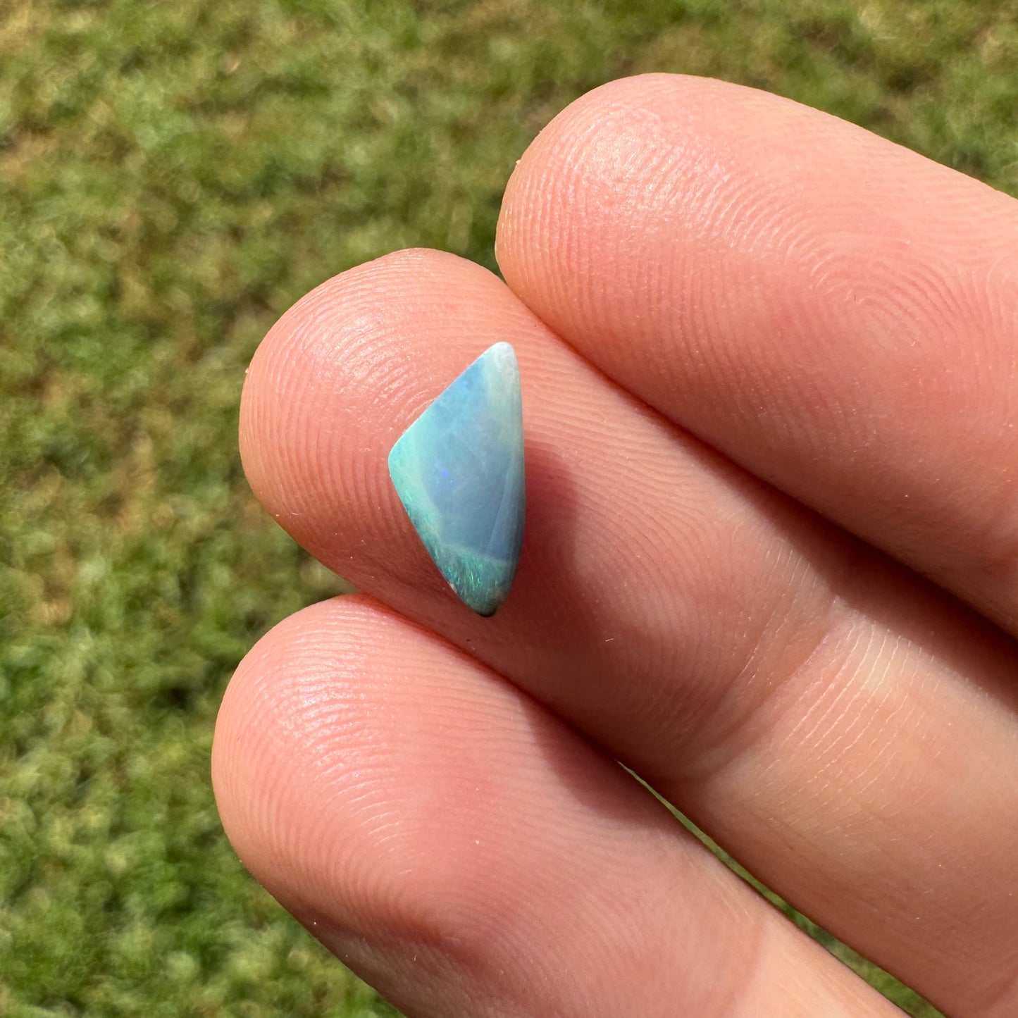 0.76 Ct extra small boulder opal
