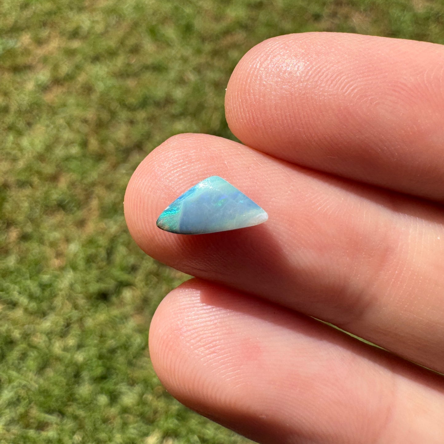 0.76 Ct extra small boulder opal