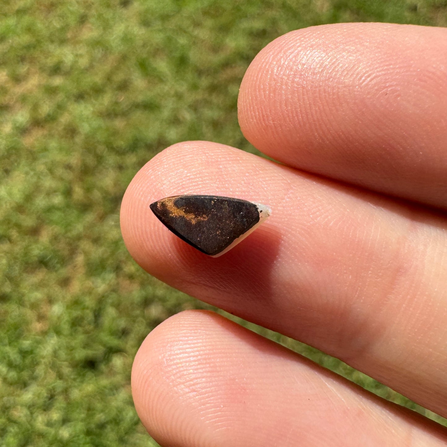 0.76 Ct extra small boulder opal
