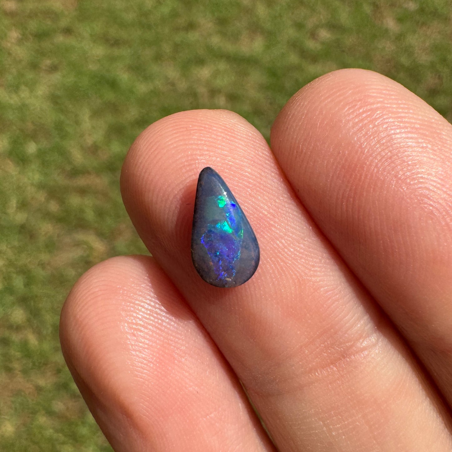 0.78 Ct extra small boulder opal