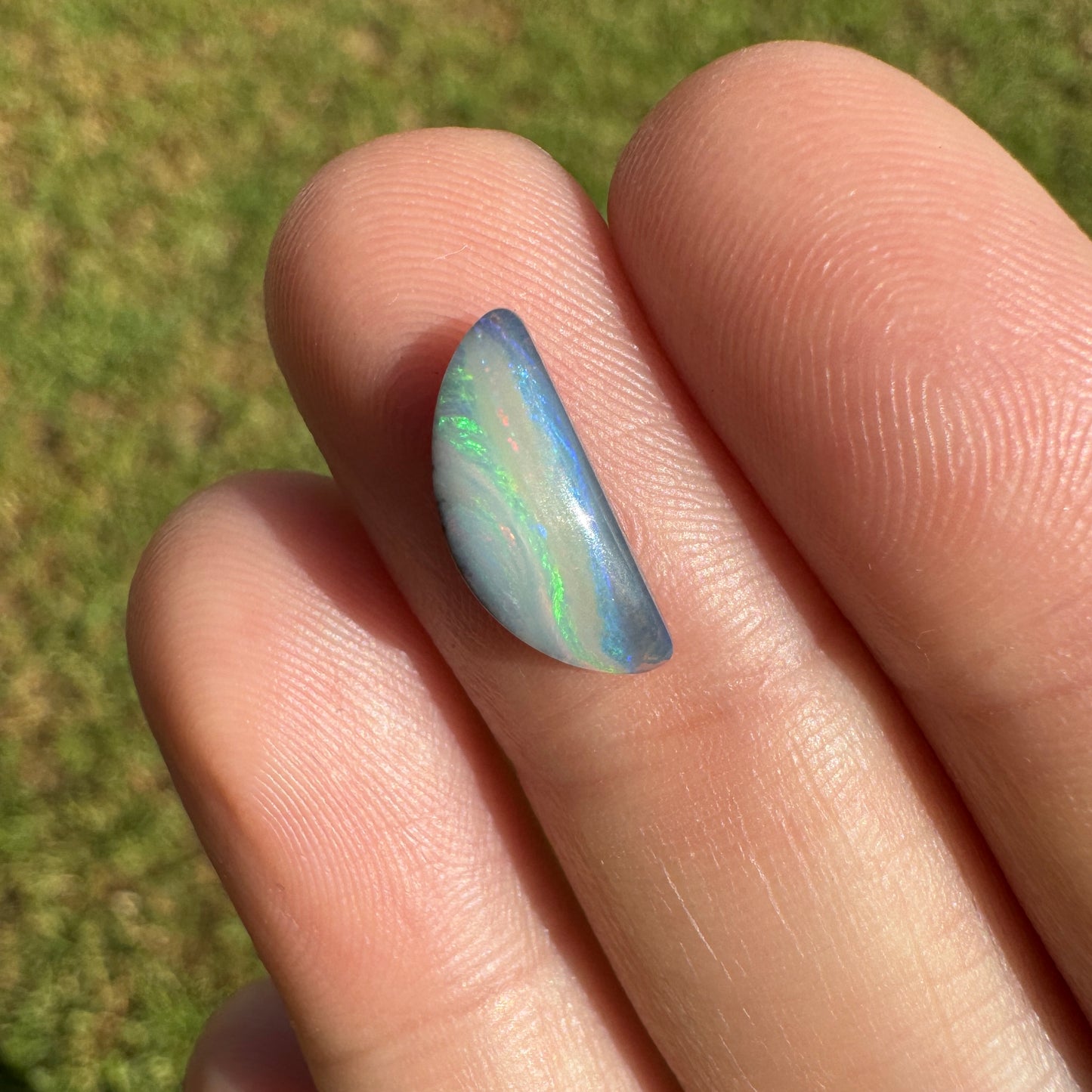1.64 Ct small boulder opal