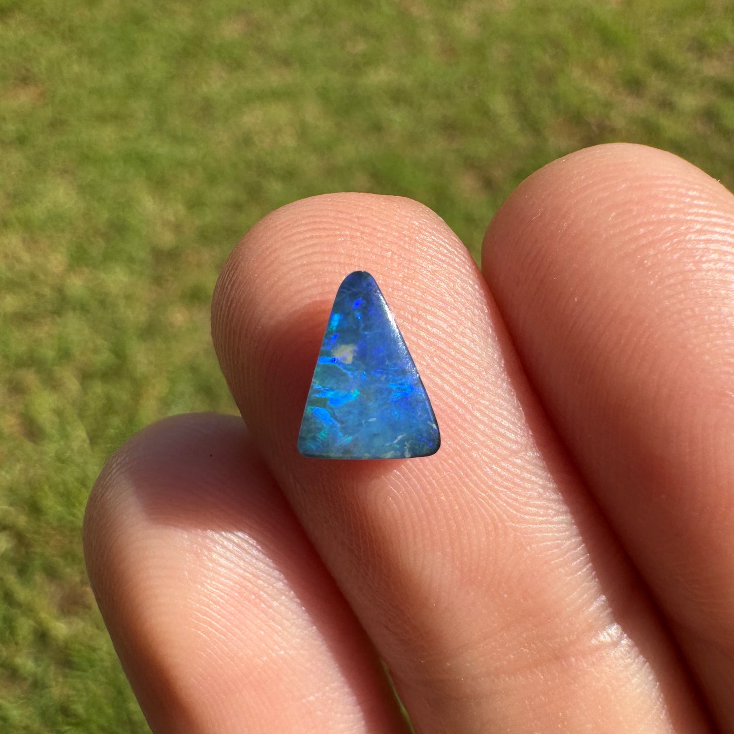 0.76 Ct small boulder opal