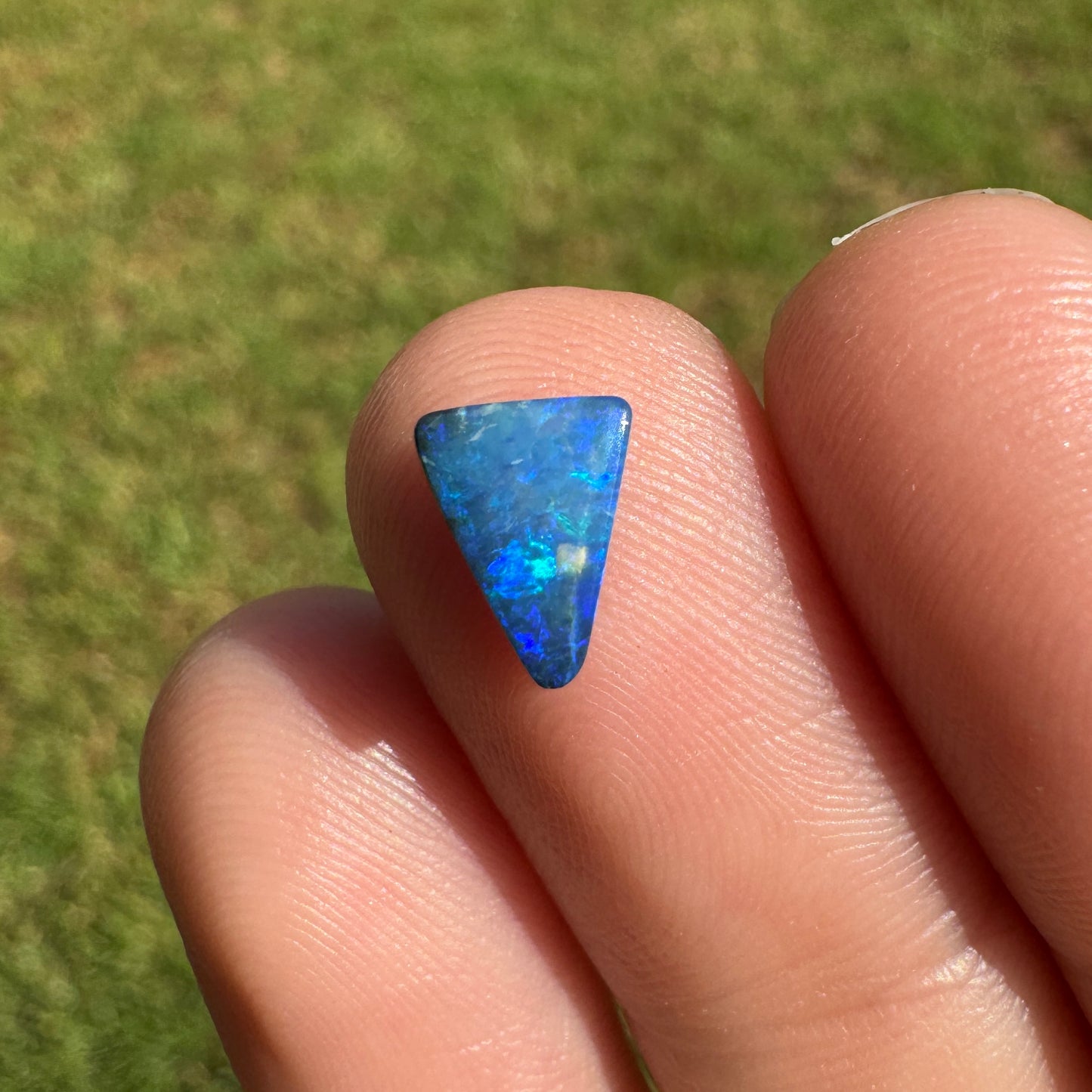 0.76 Ct small boulder opal