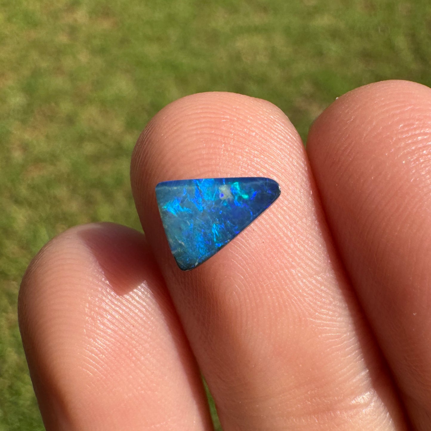 0.76 Ct small boulder opal