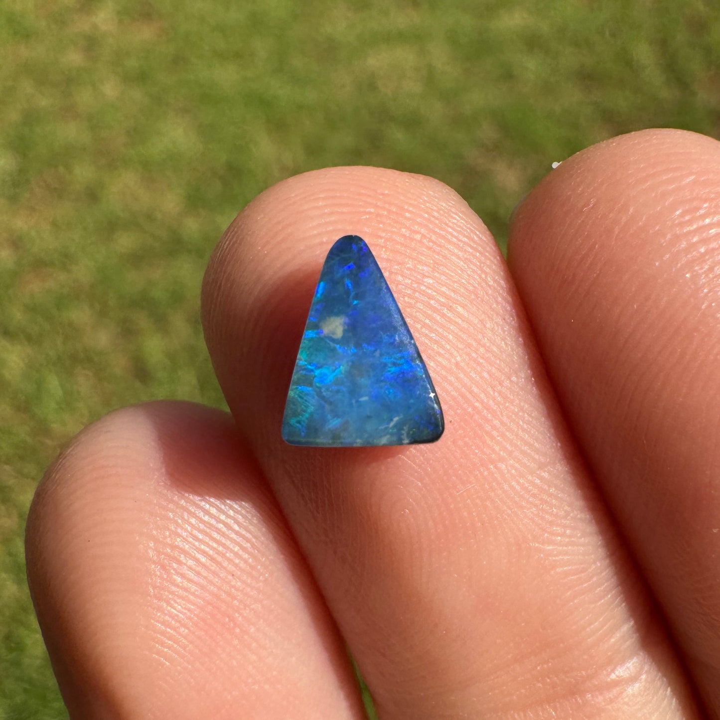 0.76 Ct small boulder opal