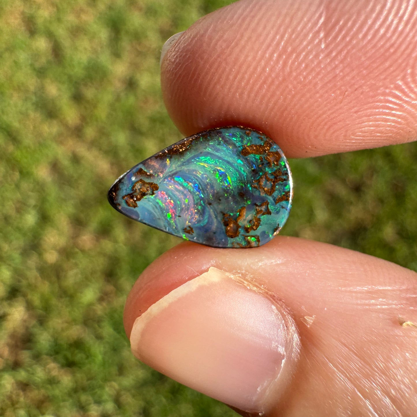3.54 Ct small pink and green boulder opal