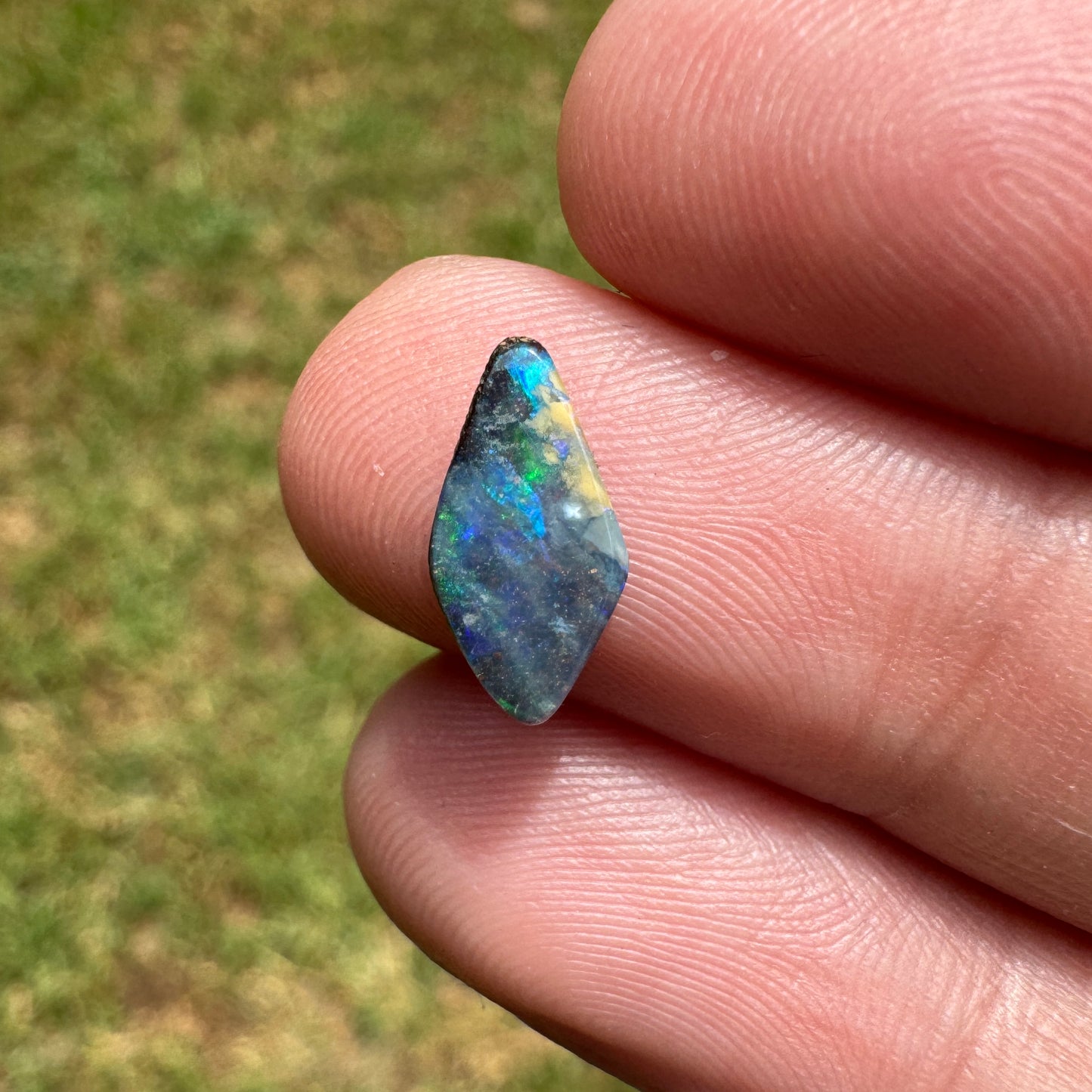 0.73 Ct extra small boulder opal