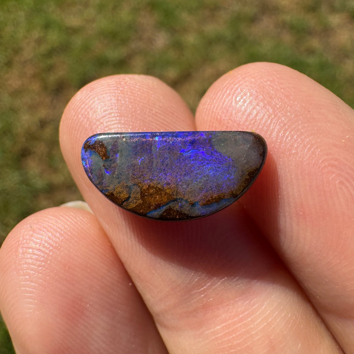 3.08 Ct small boulder opal