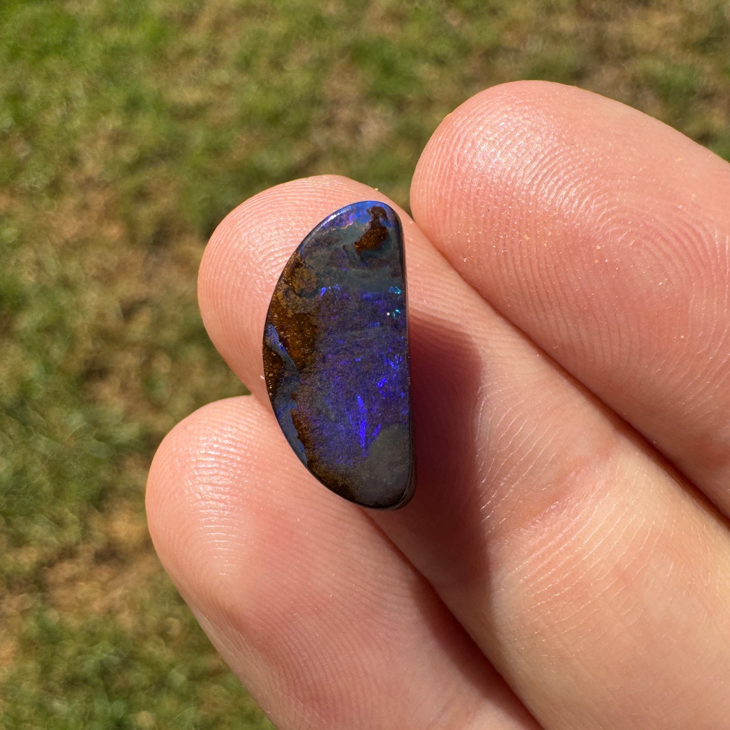 3.08 Ct small boulder opal