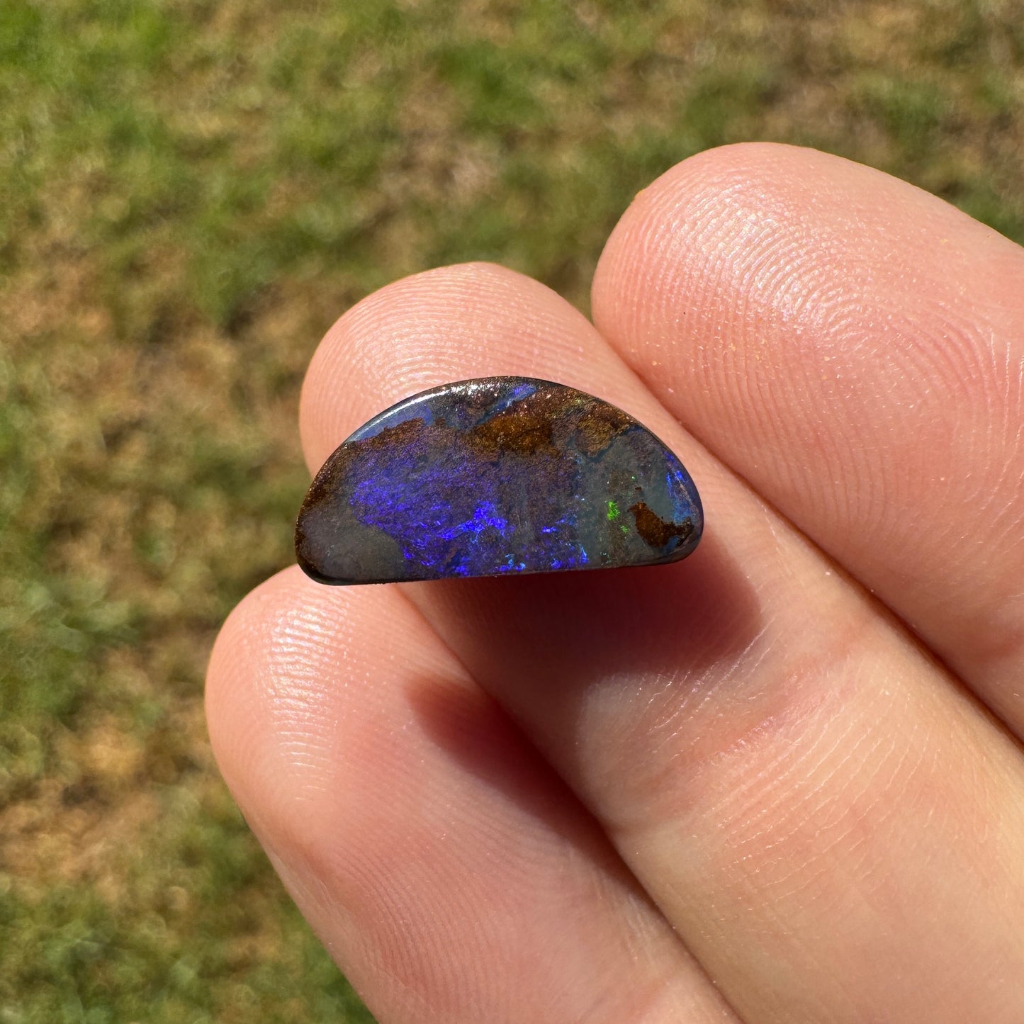 3.08 Ct small boulder opal