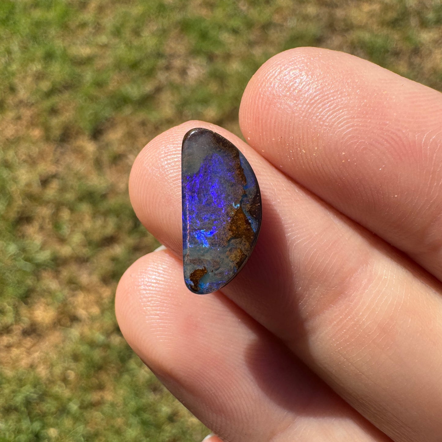 3.08 Ct small boulder opal
