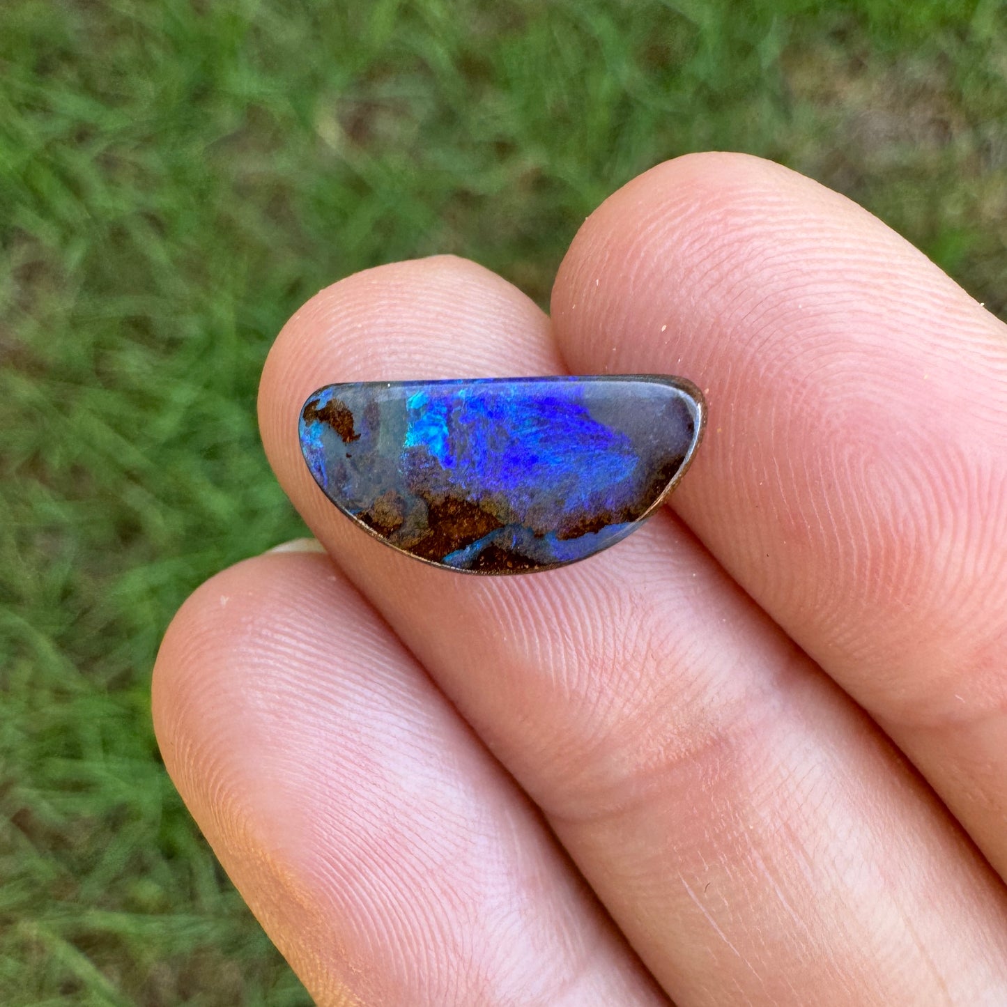 3.08 Ct small boulder opal