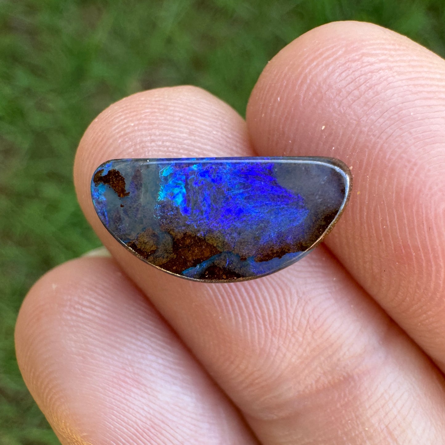 3.08 Ct small boulder opal