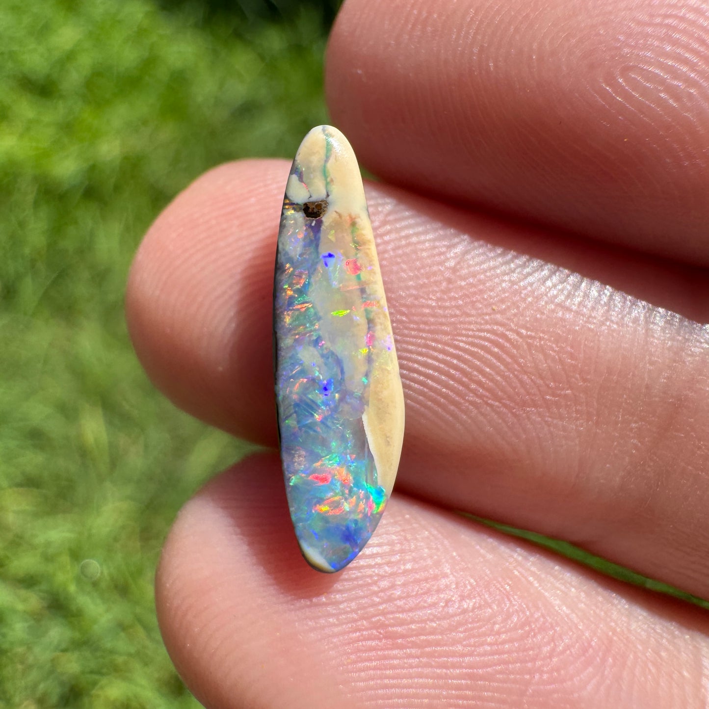 1.77 Ct small boulder opal