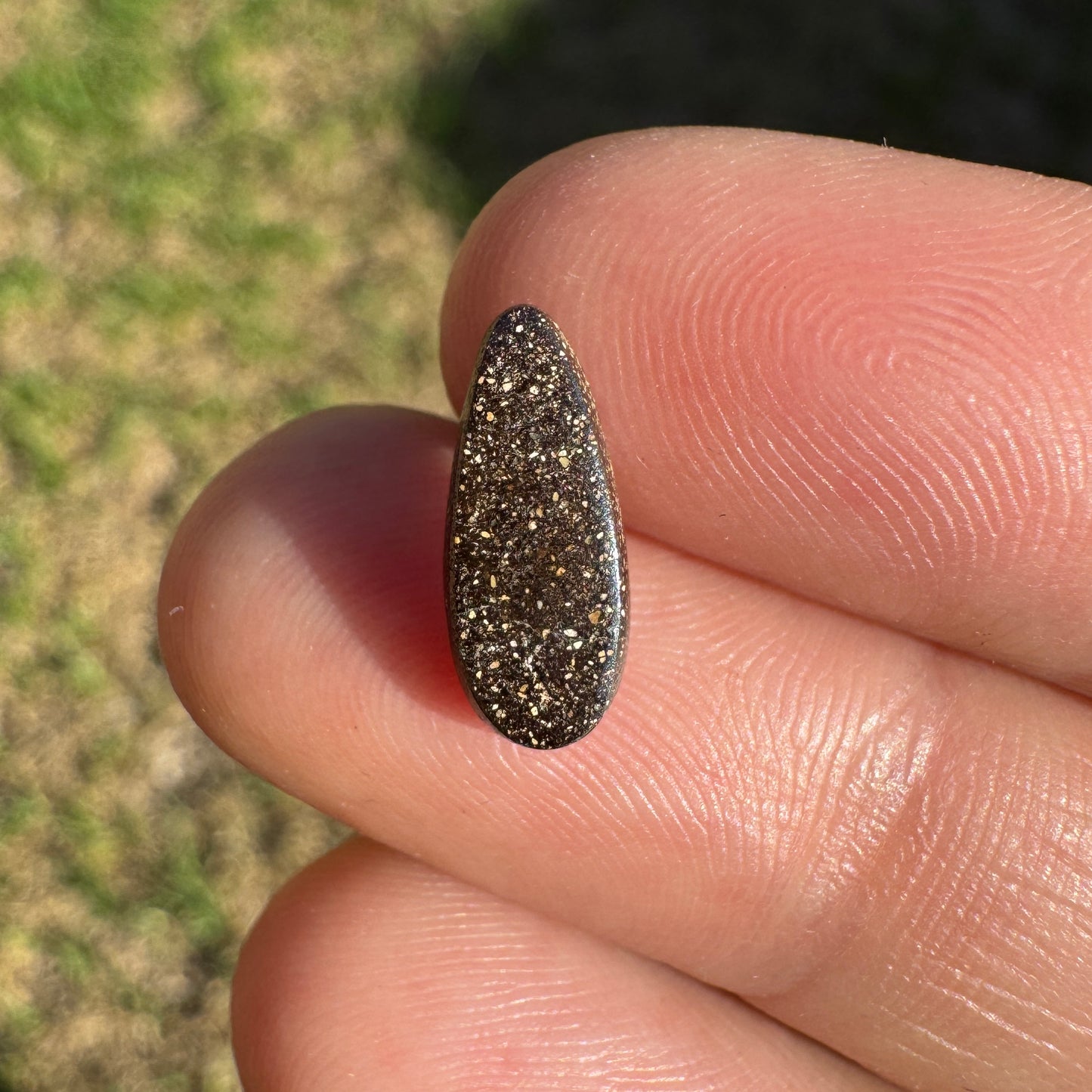 1.82 Ct small boulder opal - Broken River Mining