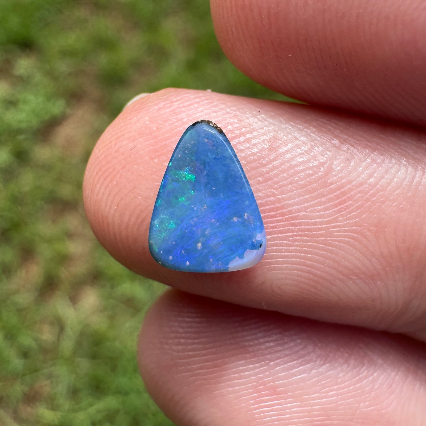 0.90 Ct small boulder opal