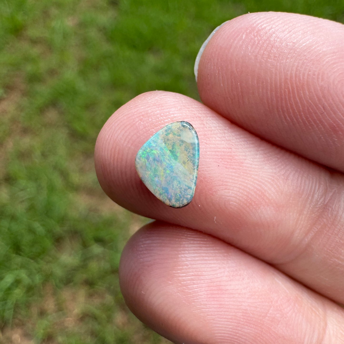 0.83 Ct extra small boulder opal