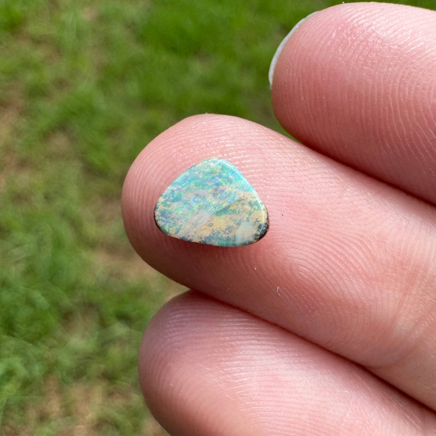 0.83 Ct extra small boulder opal