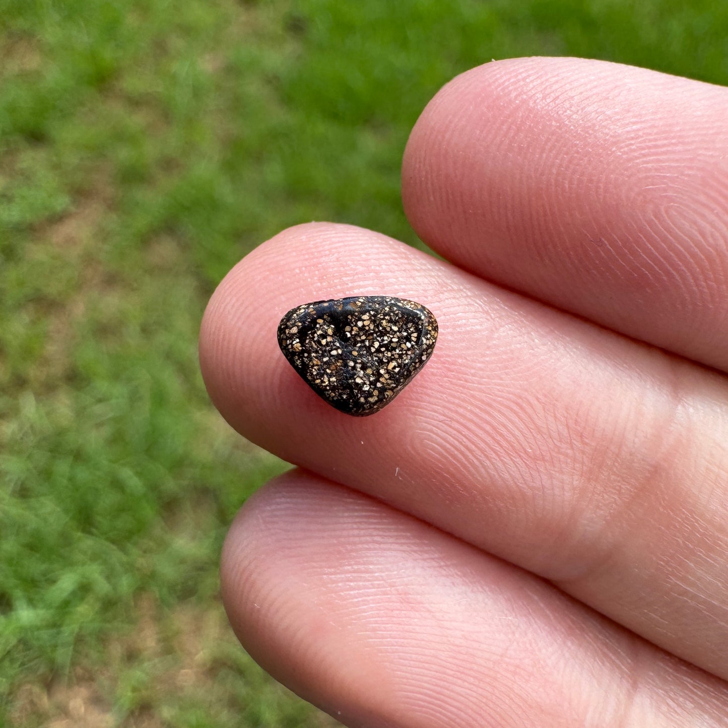 0.83 Ct extra small boulder opal