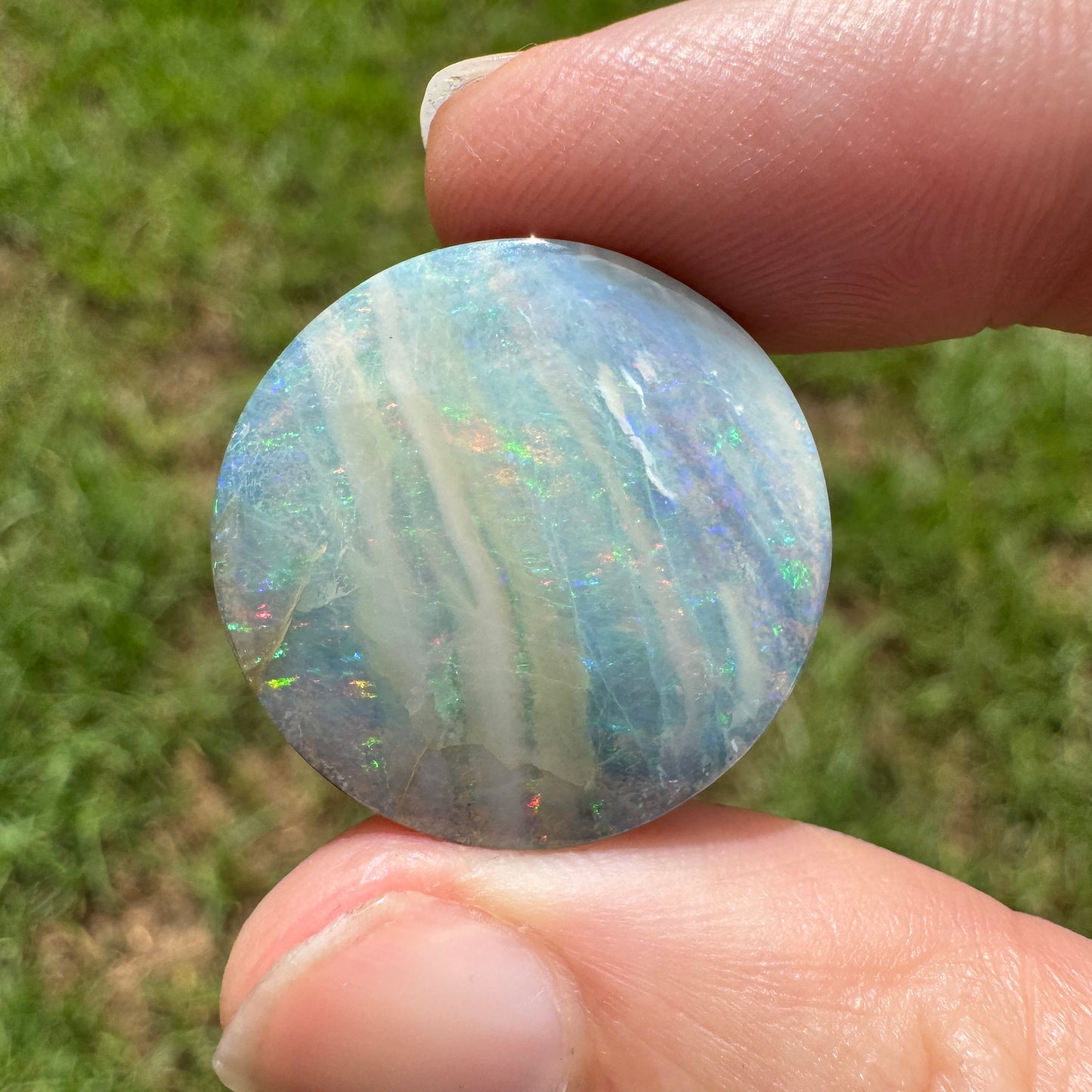 20.93 Ct large circle boulder opal