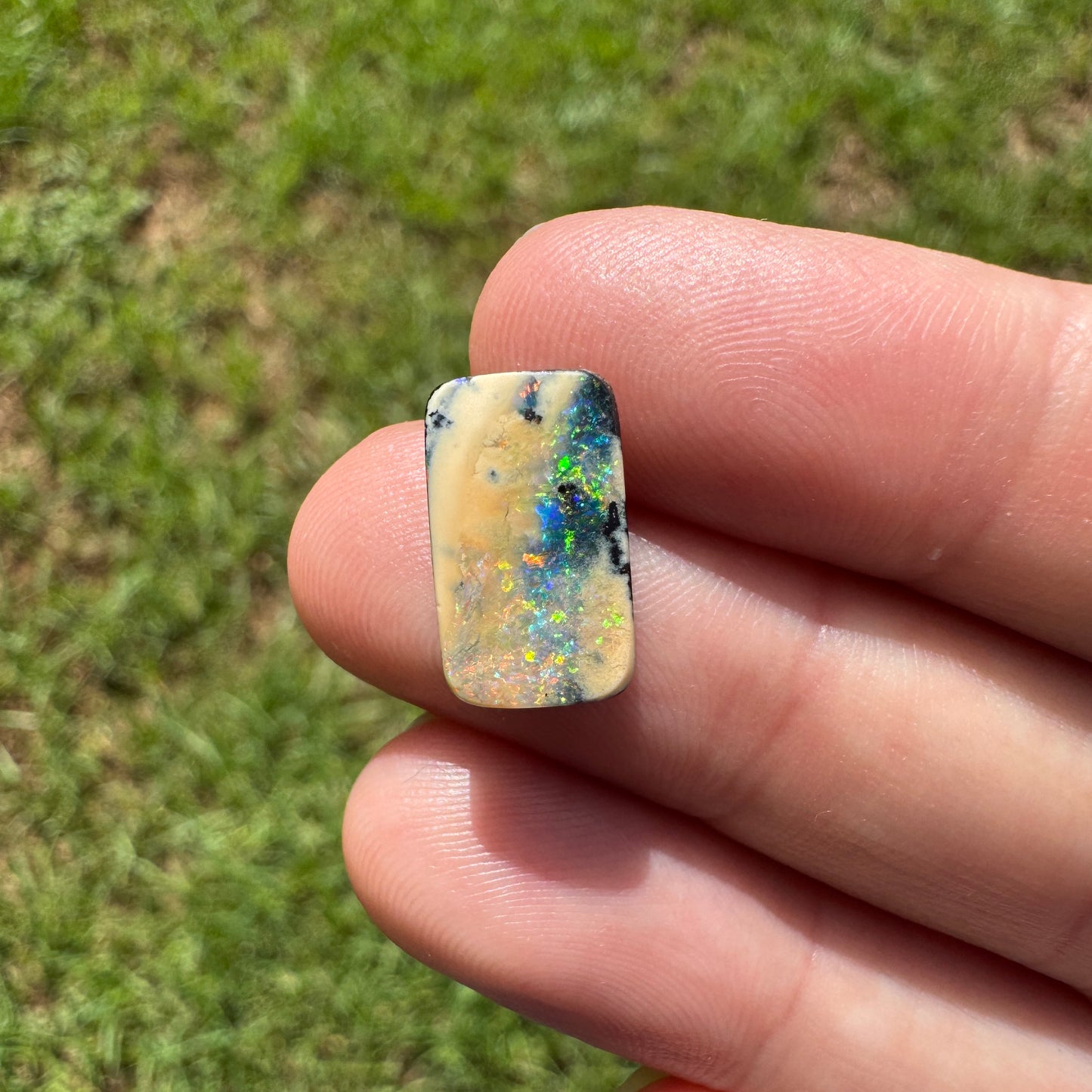 4.04 Ct caramel boulder opal