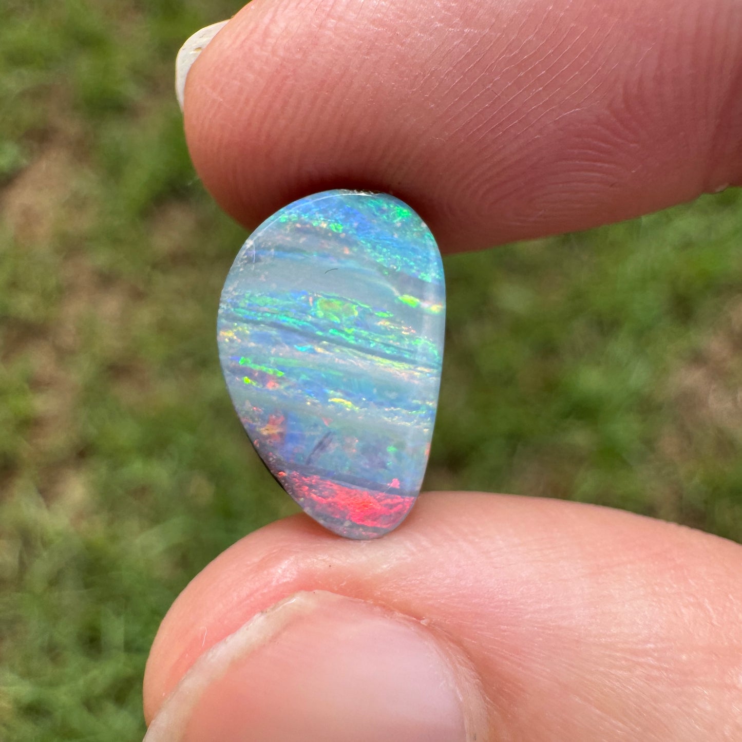 3.77 Ct stripy boulder opal
