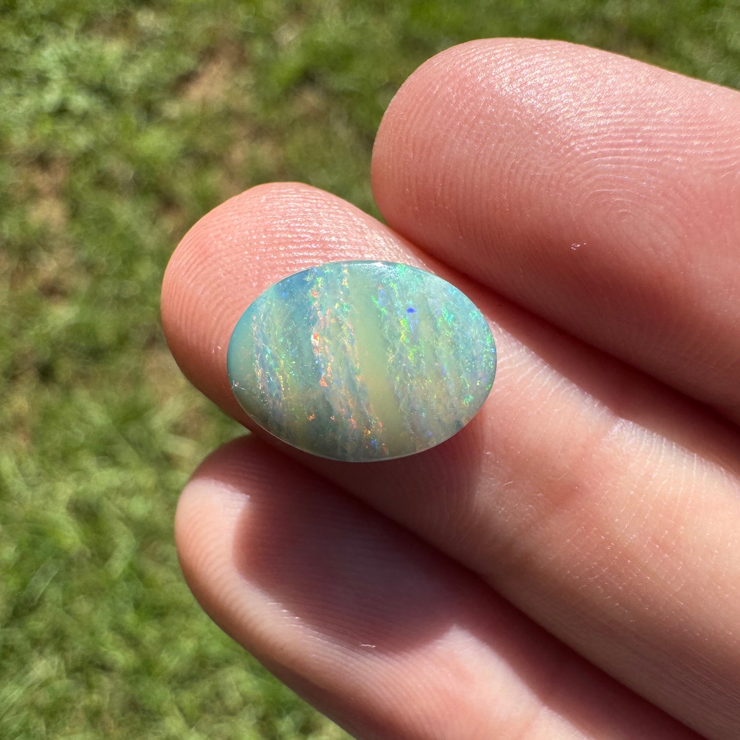 2.82 Ct oval boulder opal
