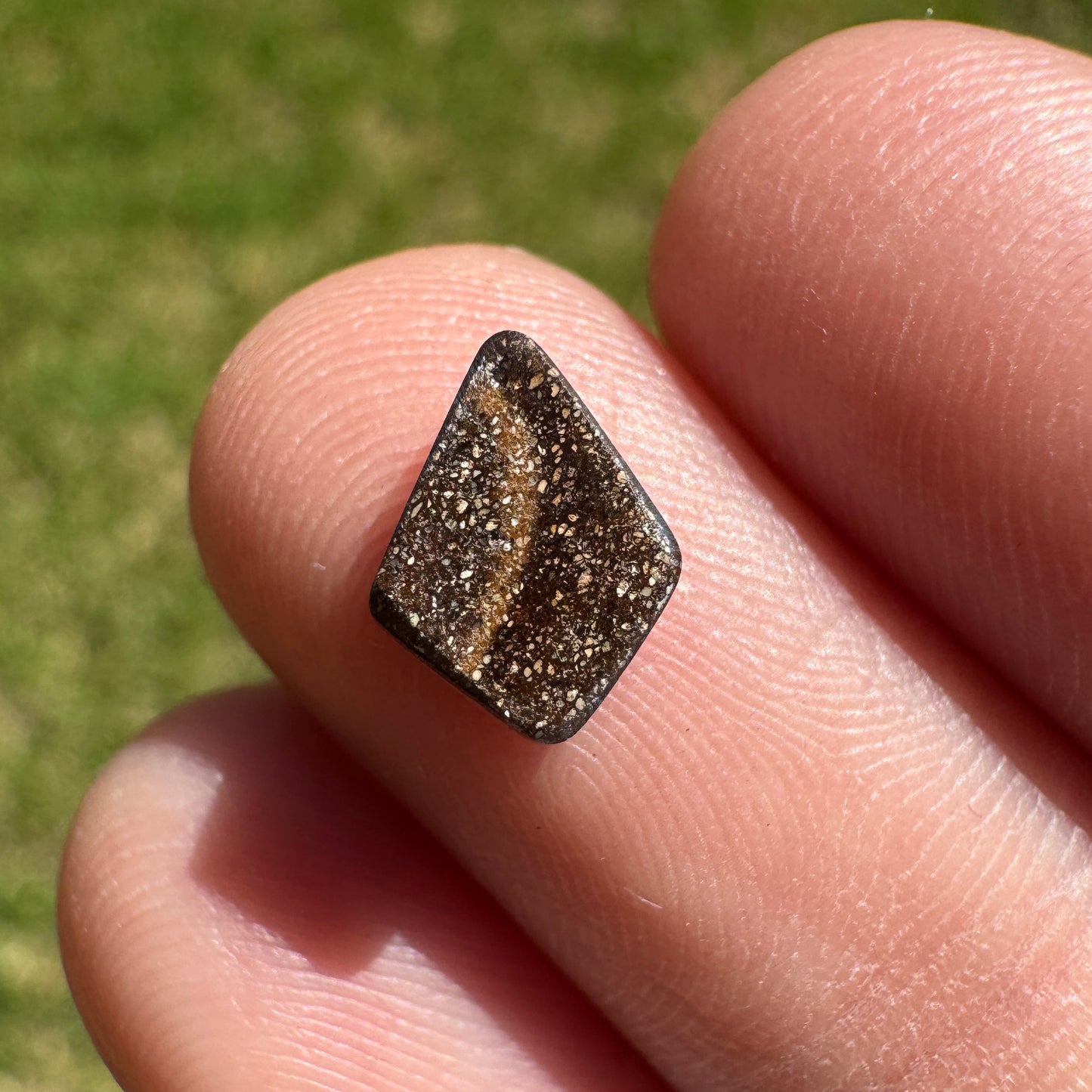 0.91 Ct small boulder opal - Broken River Mining