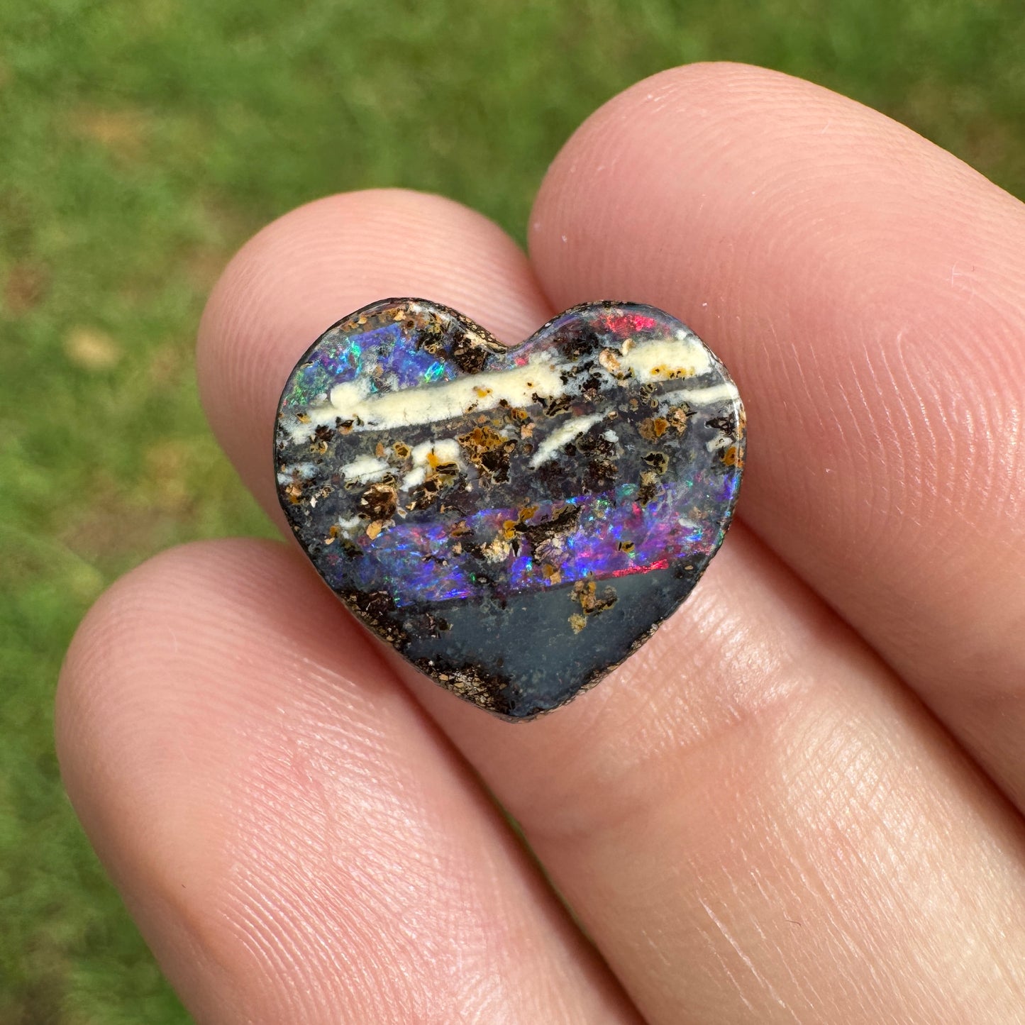 4.56 Ct heart boulder opal