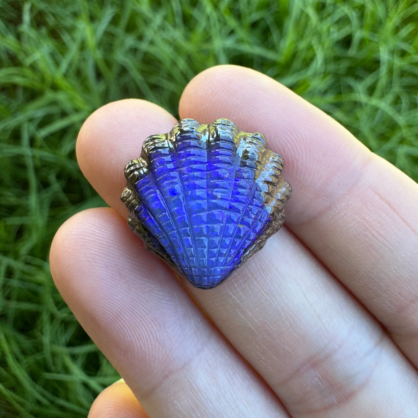 18.13 Ct fan shell boulder opal carving