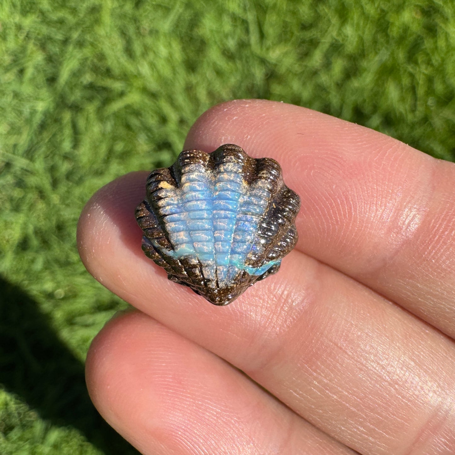 8.90 Ct fan shell boulder opal carving