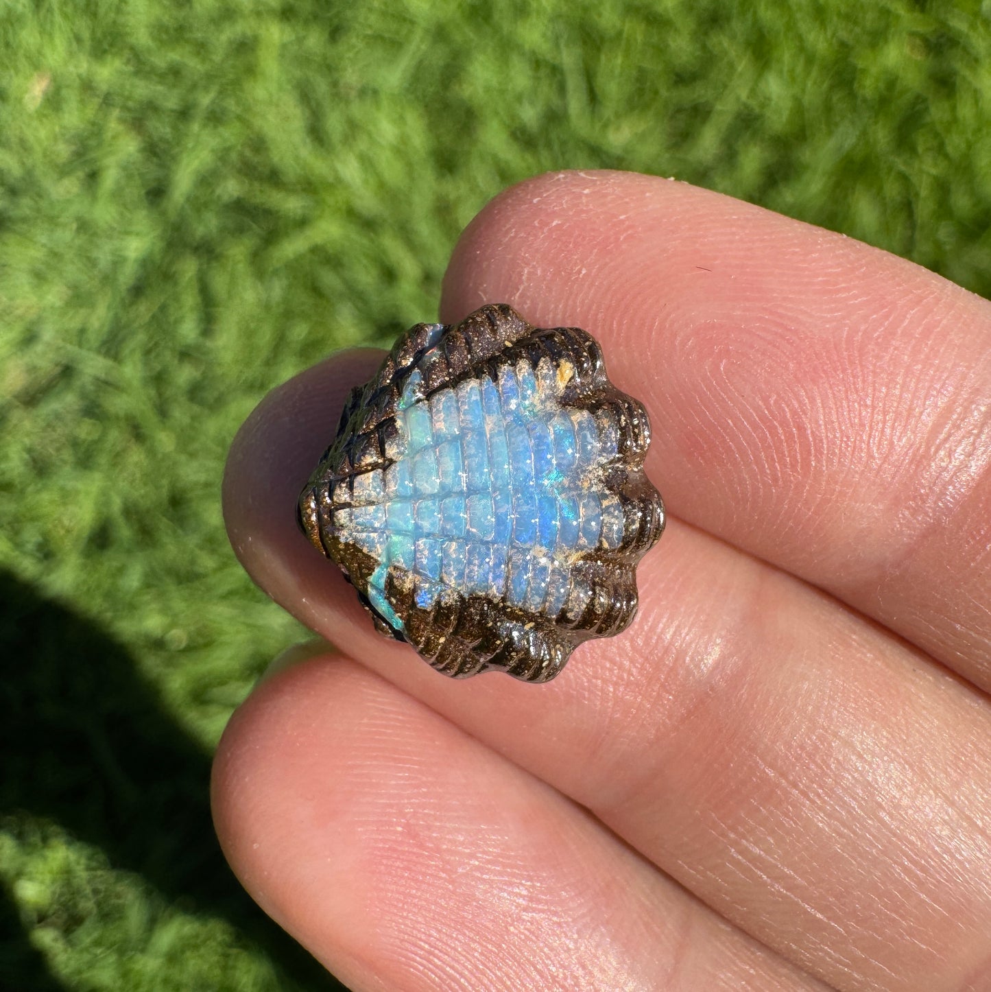 8.90 Ct fan shell boulder opal carving