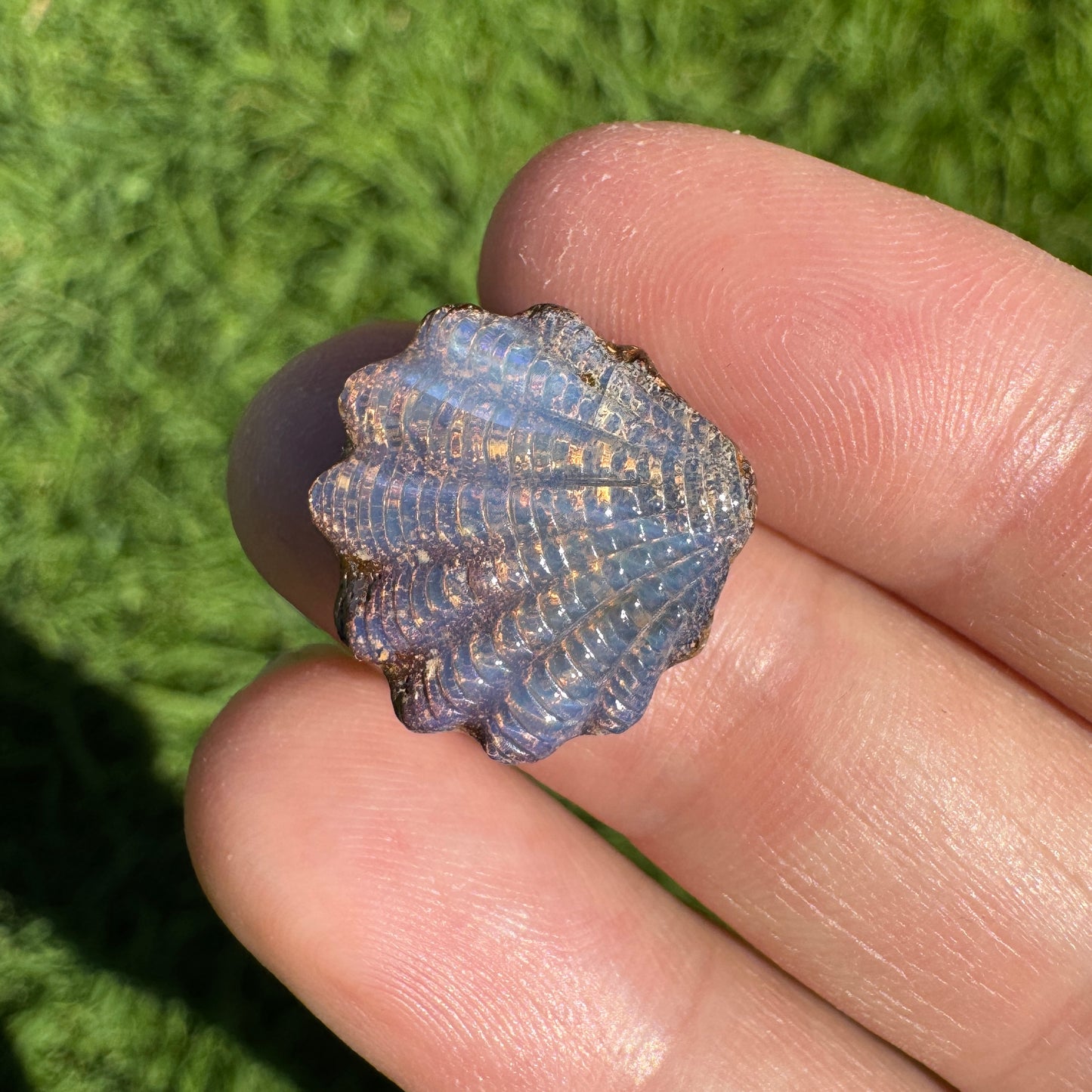 8.92 Ct fan shell boulder opal carving