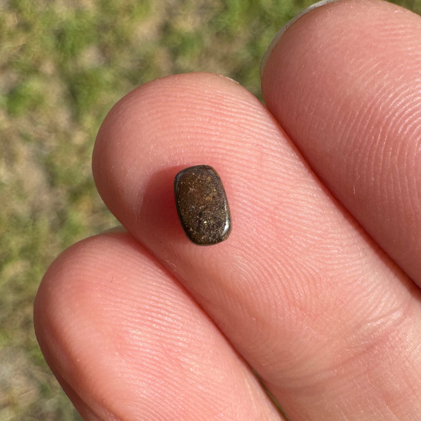 0.35 Ct extra small boulder opal