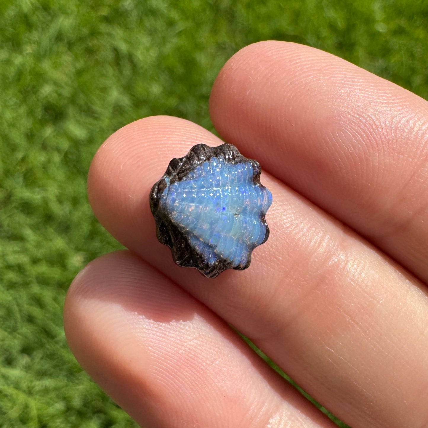 4.24 Ct small fan shell boulder opal