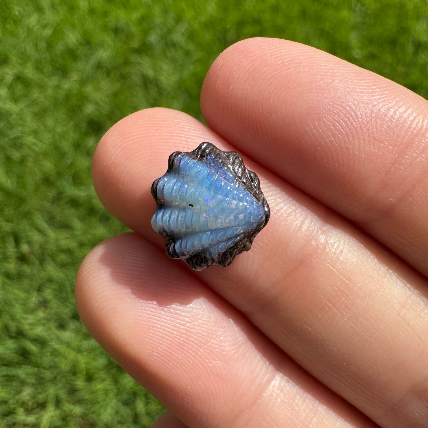 4.24 Ct small fan shell boulder opal