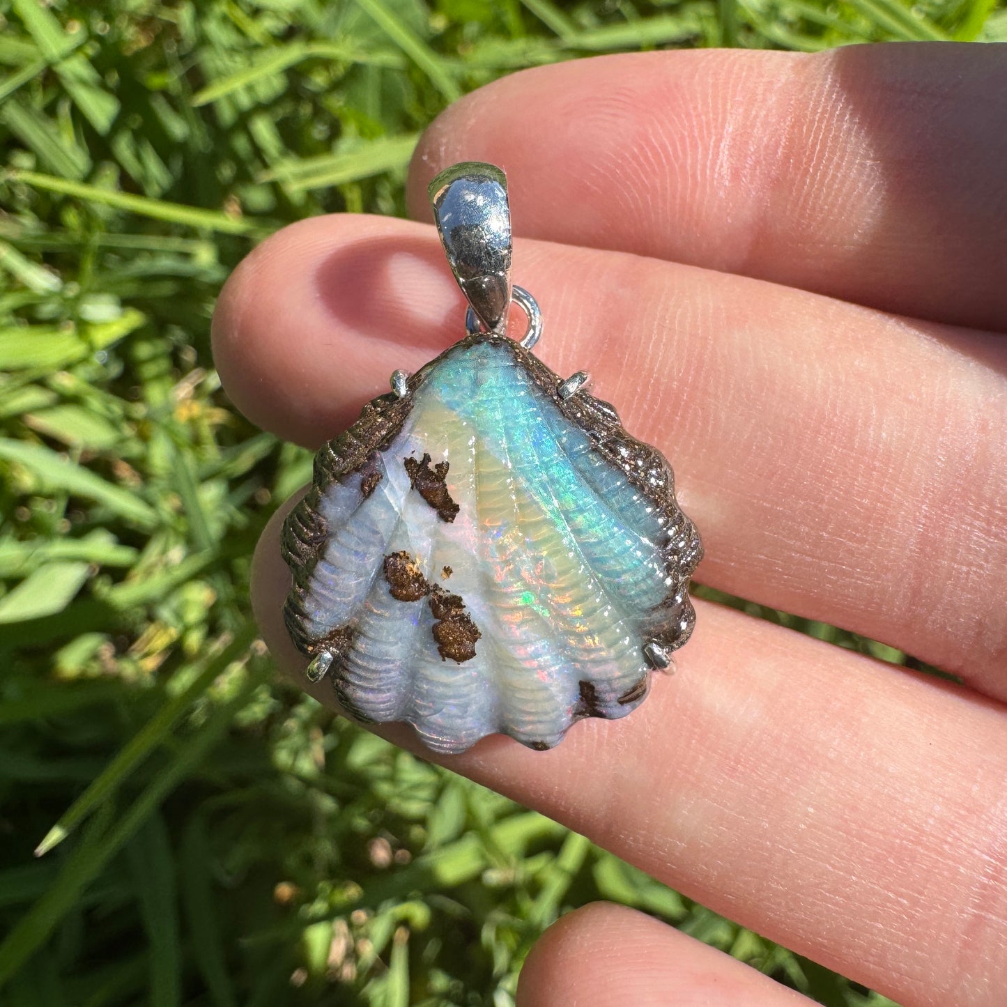 Medium fan shell boulder opal pendant (No. 01)