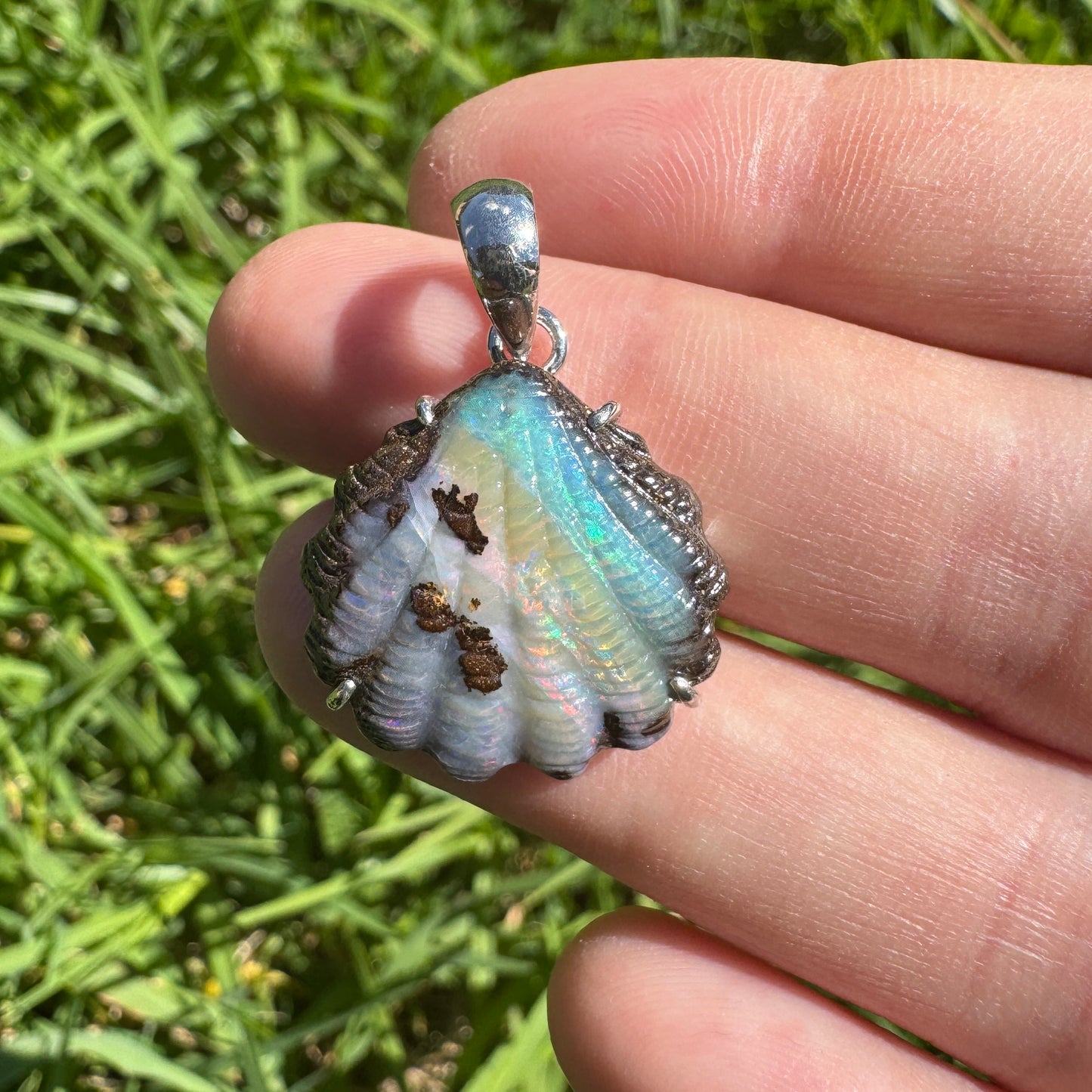 Medium fan shell boulder opal pendant (No. 01)