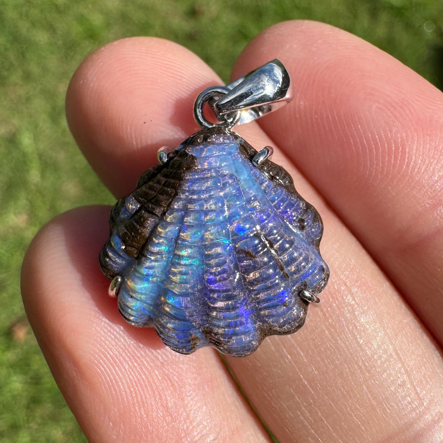 Medium fan shell boulder opal pendant (No. 03)