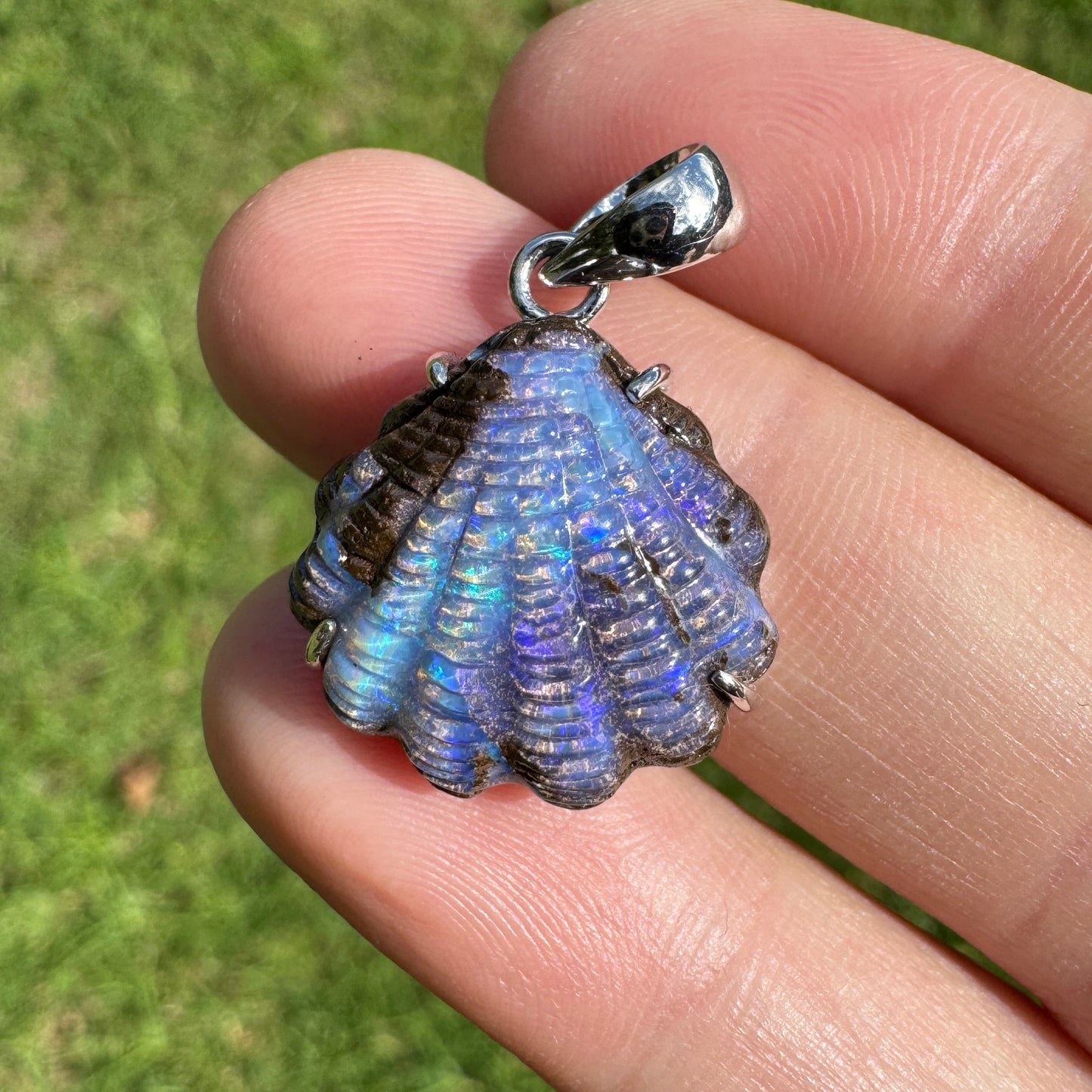 Medium fan shell boulder opal pendant (No. 03)